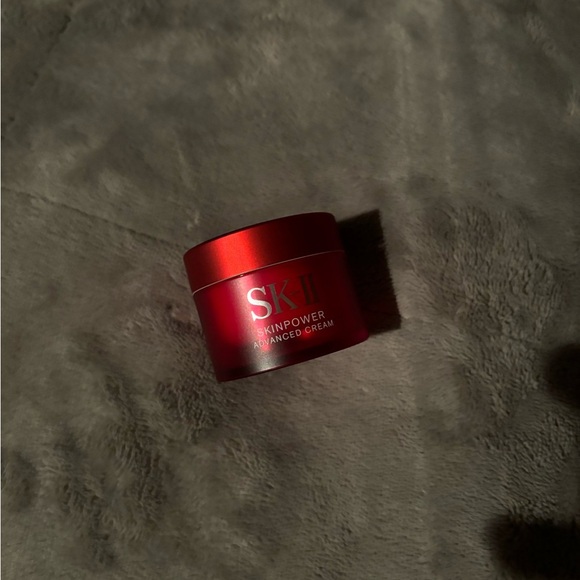 Red and Silver Skincare Mask Set - Picture 4 of 11